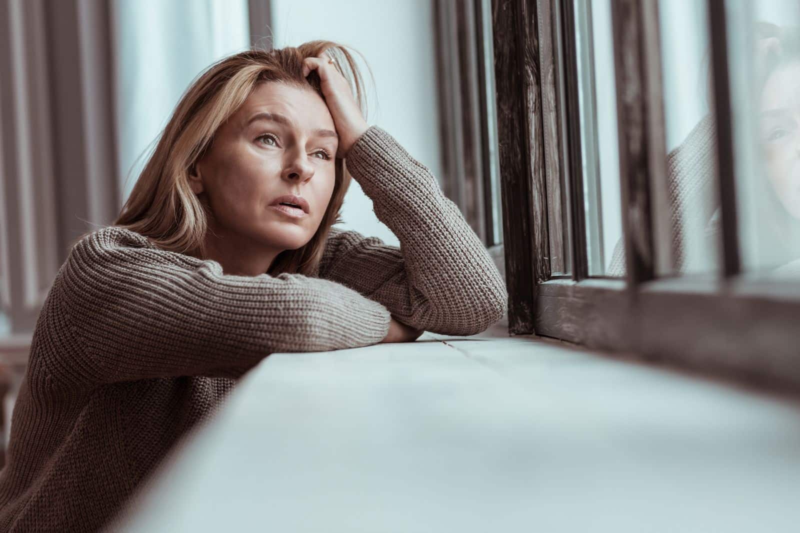wife dealing with marital abandonment